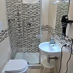 381 Bed and Breakfast Νάπολη